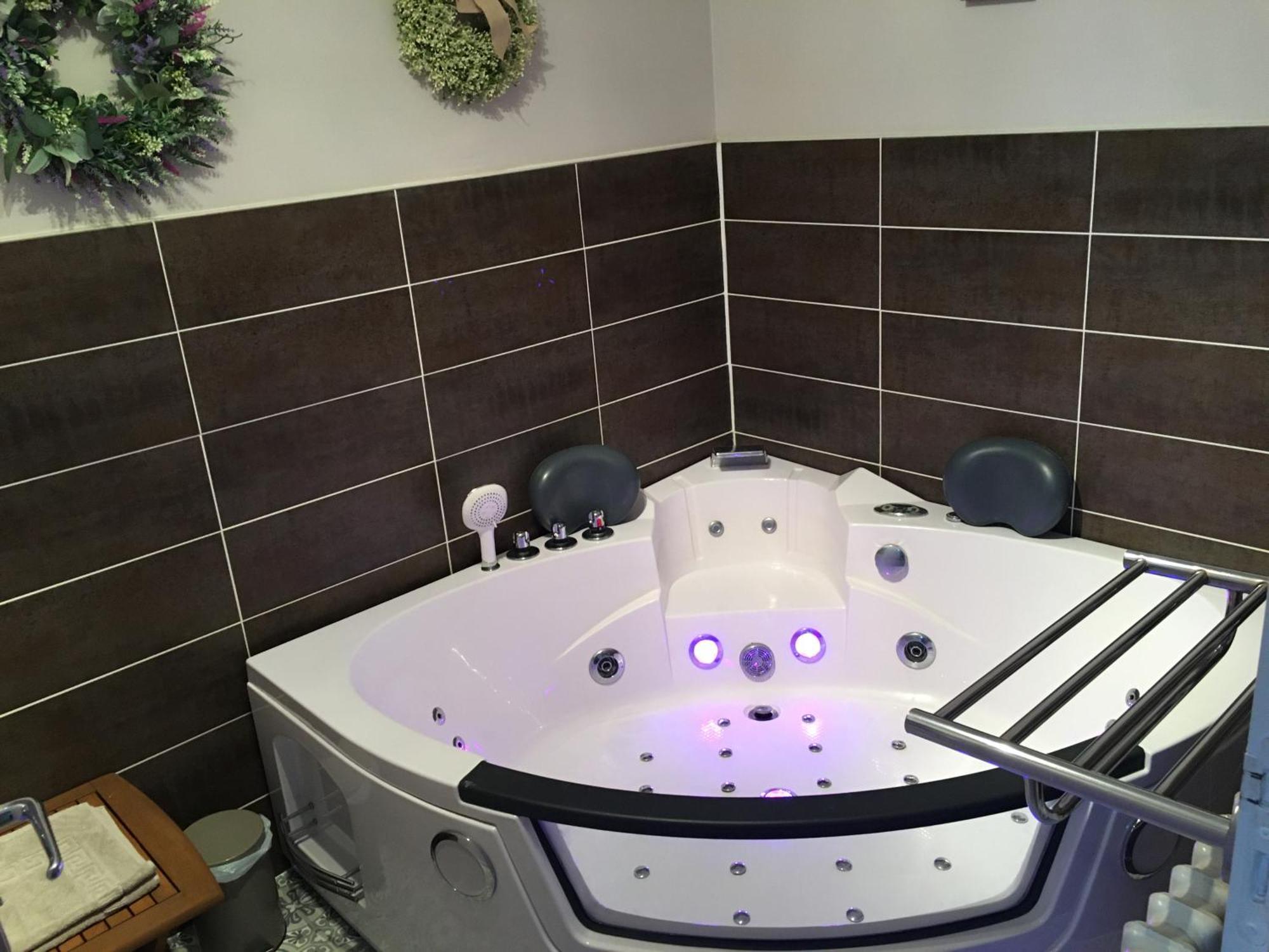 Chez-Sixtine Apartman Albon Kültér fotó